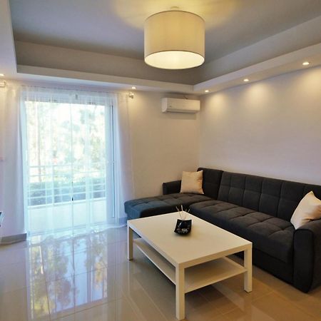 Athena Apartment Артемида Екстериор снимка