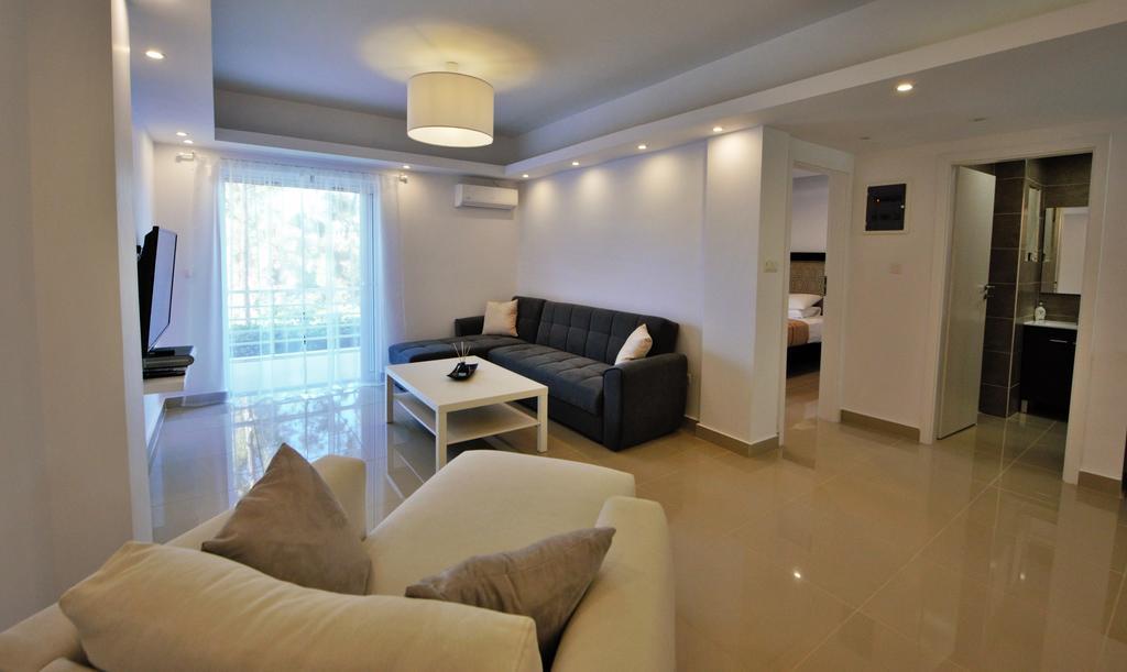 Athena Apartment Артемида Екстериор снимка